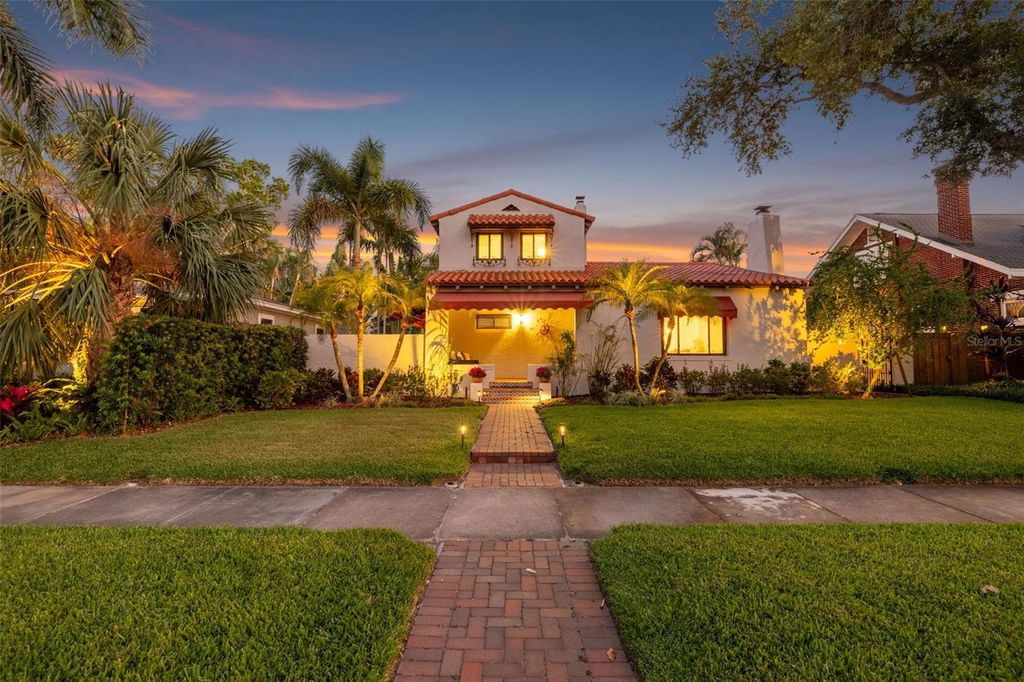 Photo of 636 15th Avenue NE, St Petersburg, FL 33704 (MLS # TB8497639)