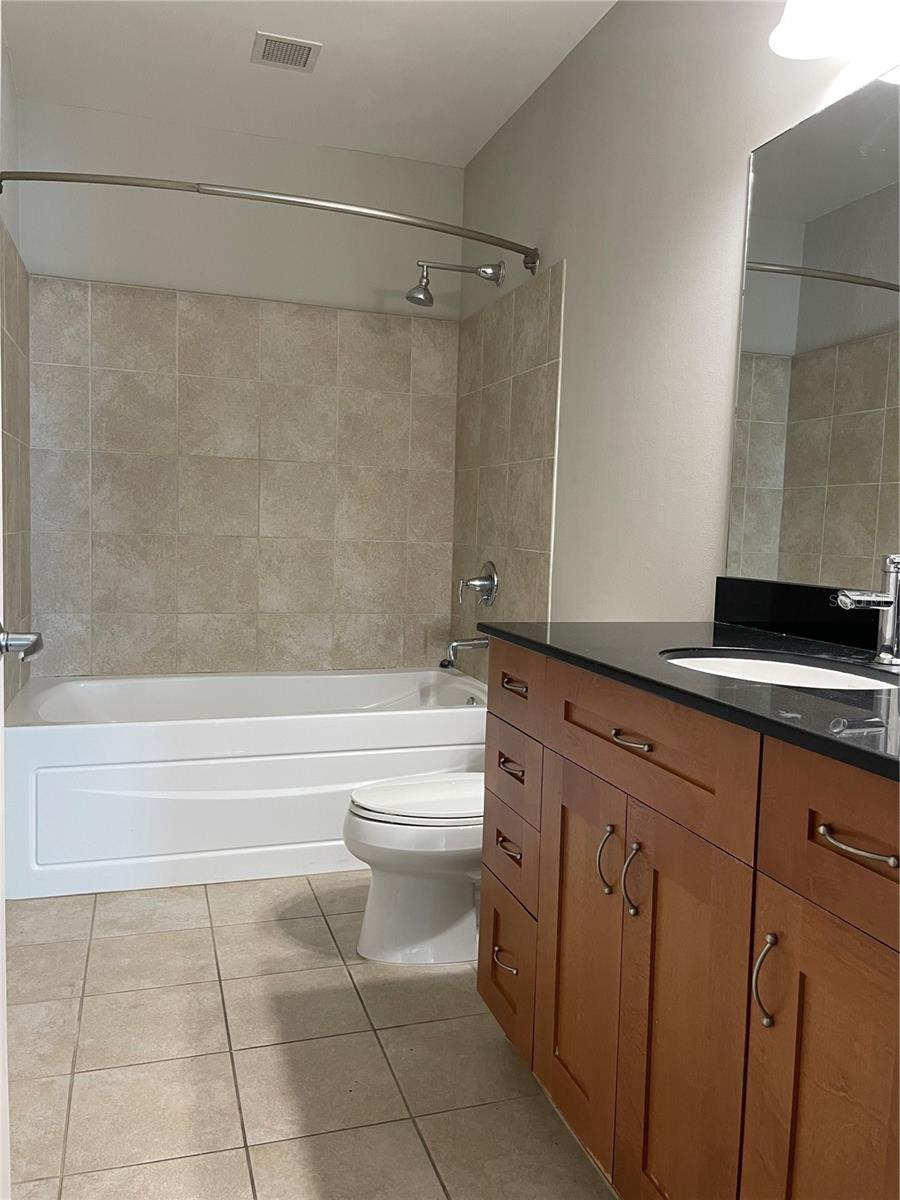 VUE/LK EOLA - Residential Lease