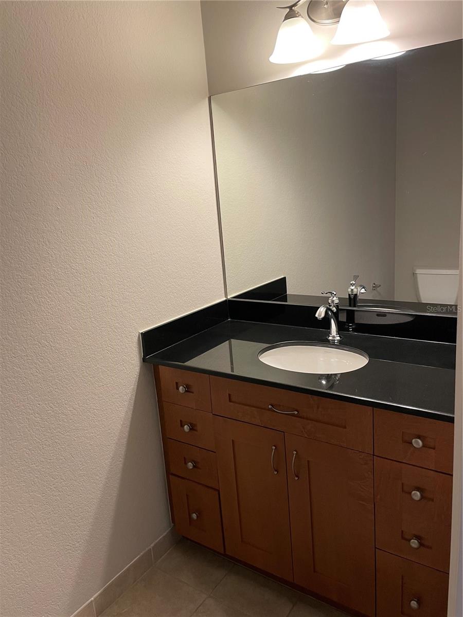 VUE/LK EOLA - Residential Lease