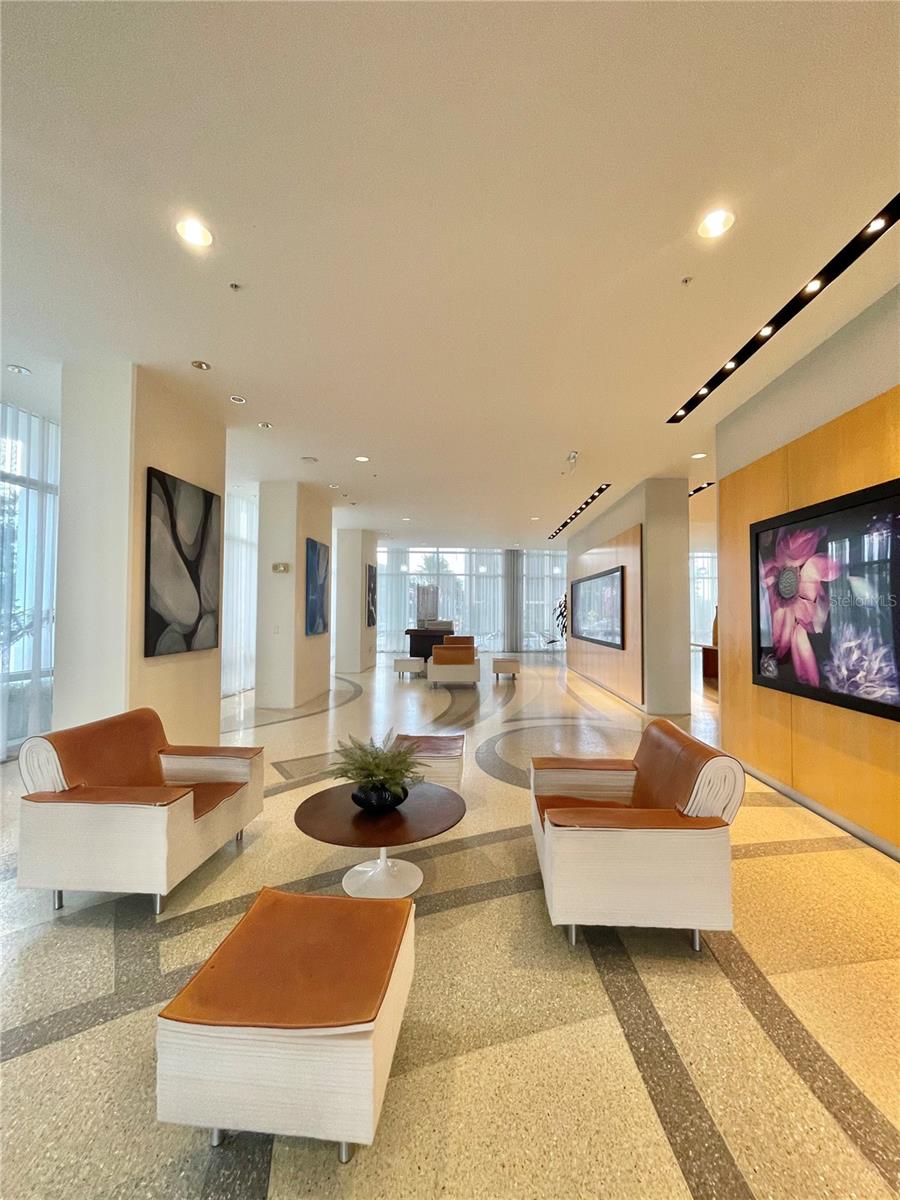 VUE/LK EOLA - Residential Lease