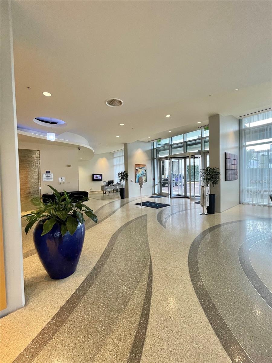 VUE/LK EOLA - Residential Lease