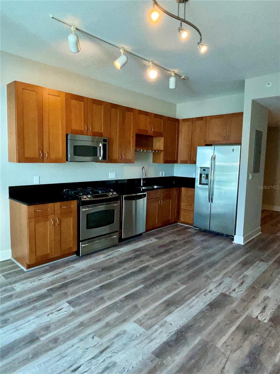 VUE/LK EOLA - Residential Lease