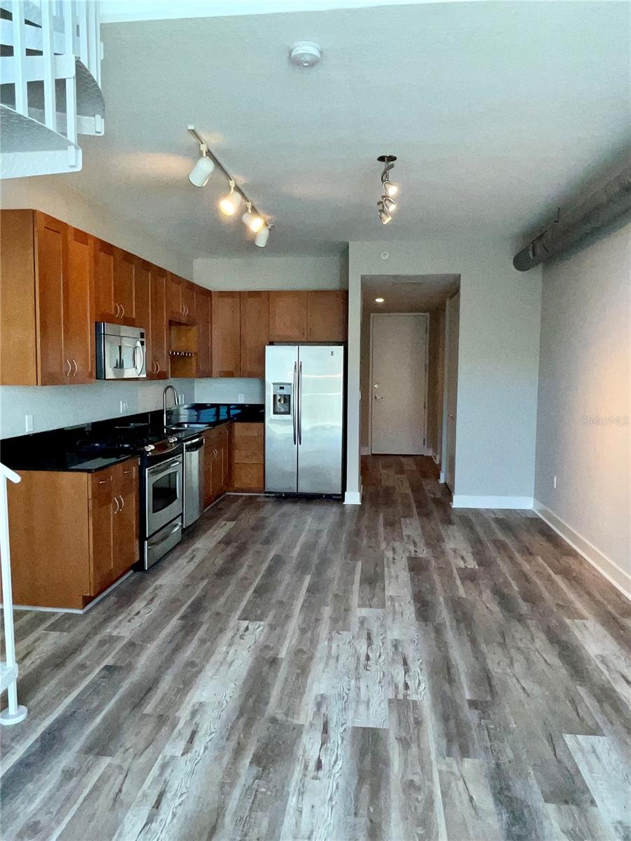 VUE/LK EOLA - Residential Lease