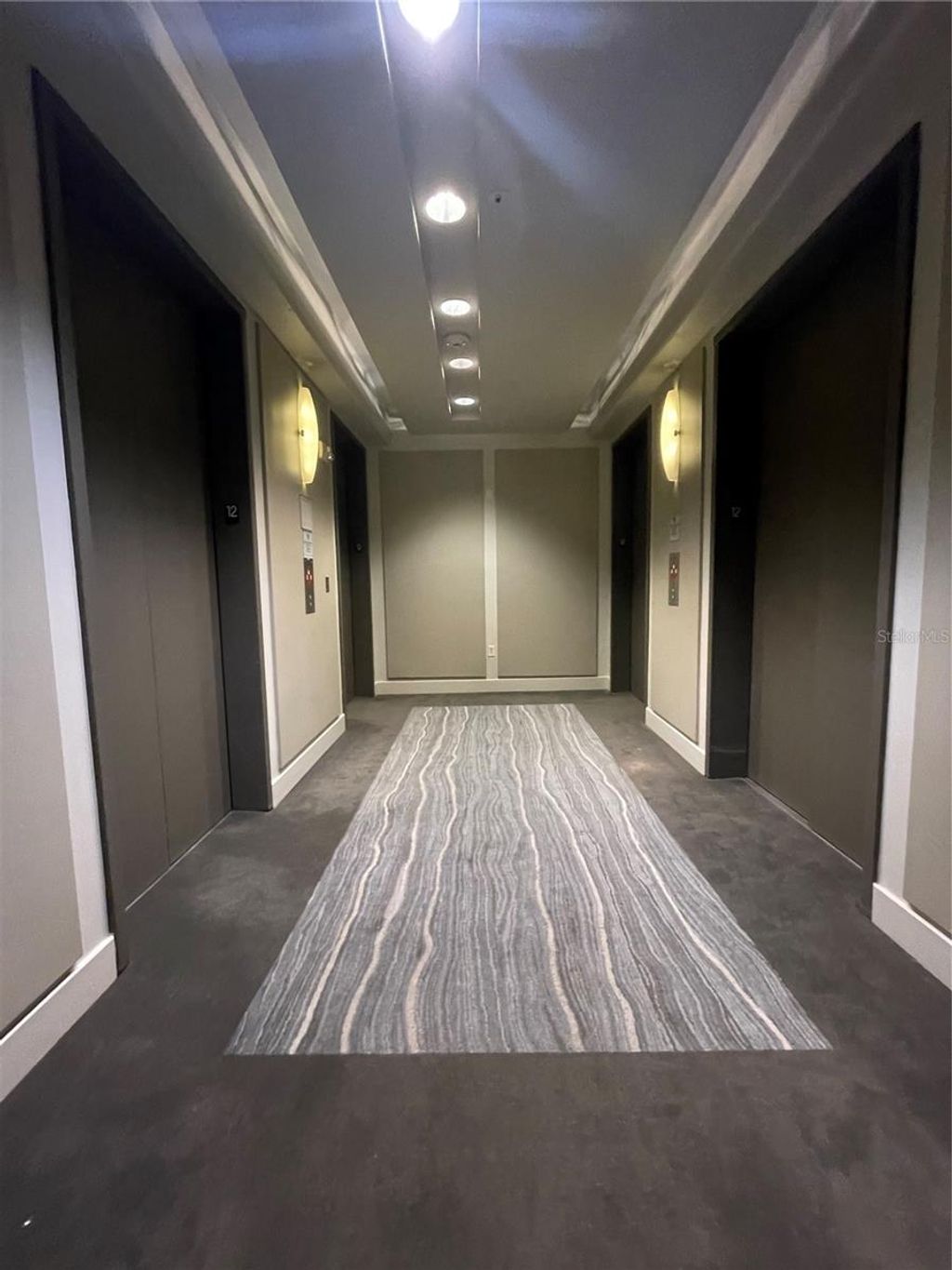 Photo of 150 E Robinson Street #1221, Orlando, FL 32801 (MLS # O6386568)