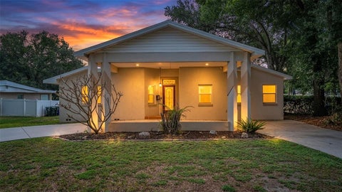Photo of 926 Hollingsworth Road, Lakeland, FL 33801 (MLS # L4962594)