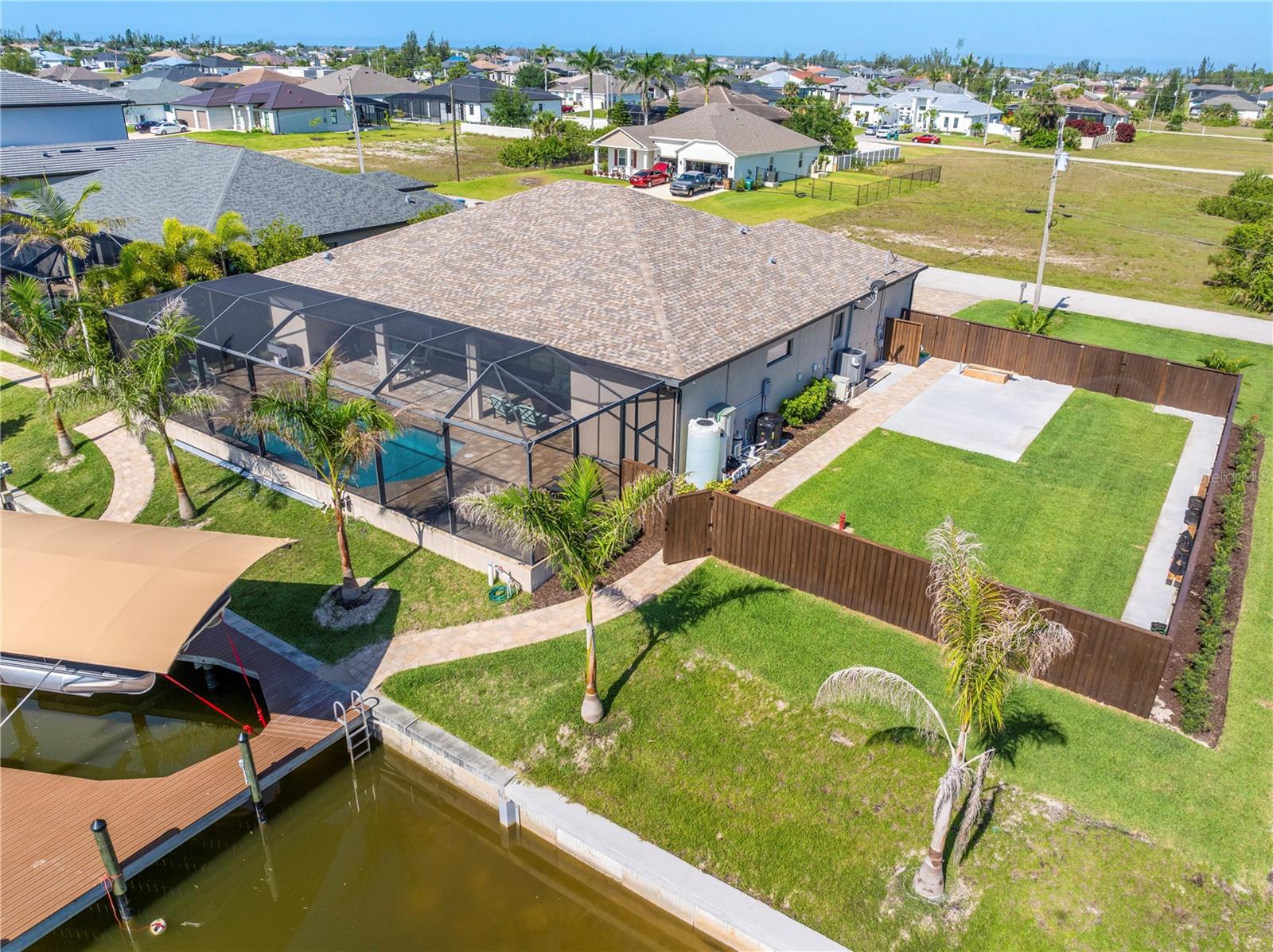 CAPE CORAL - Residential