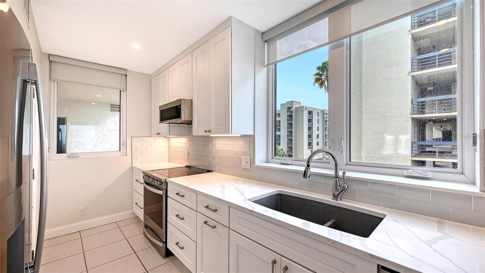 BEACHPLACE I - Residential