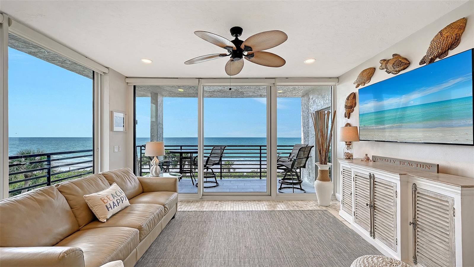 BEACHPLACE I - Residential