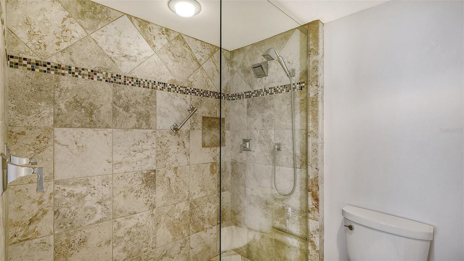 BEACHPLACE I - Residential