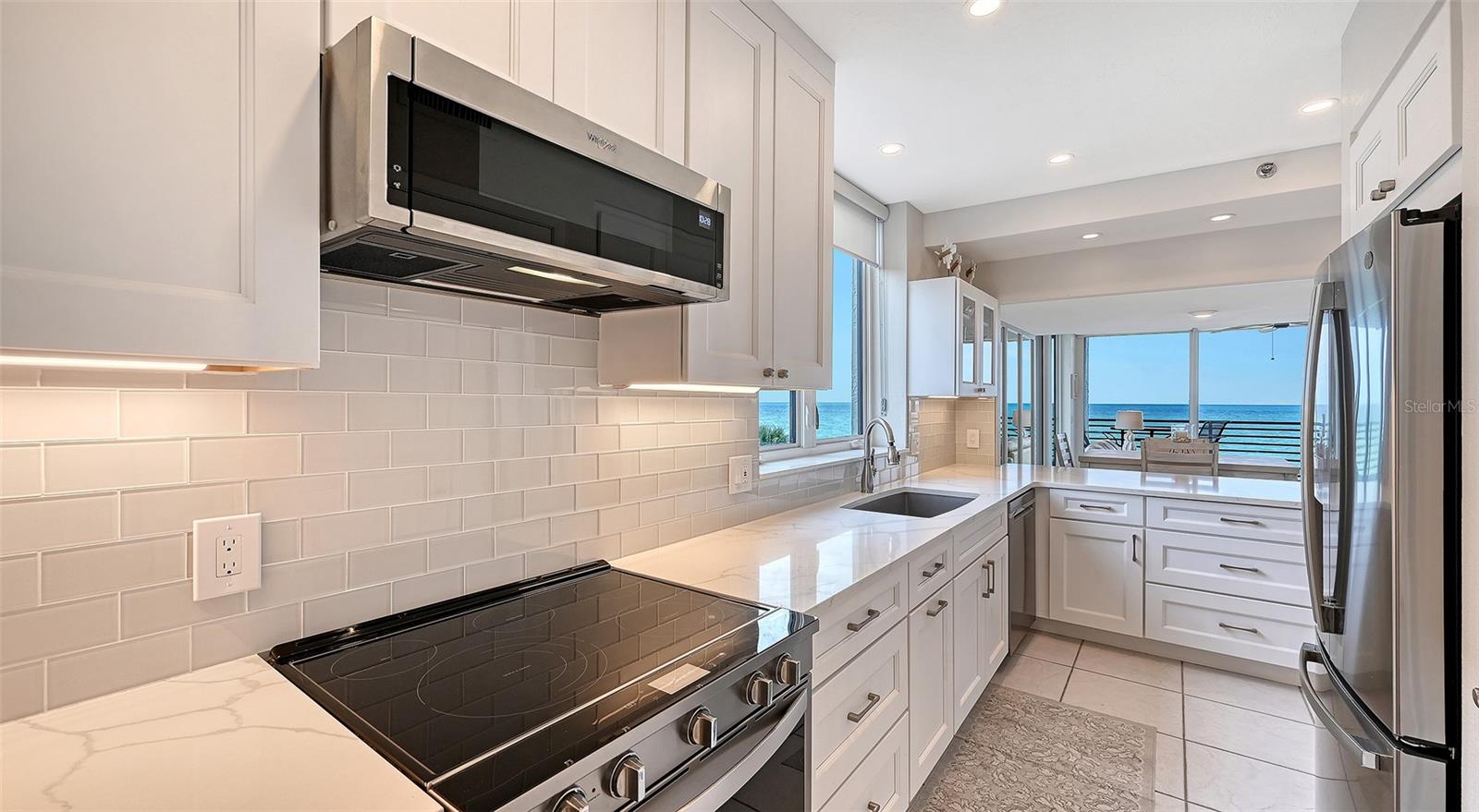 BEACHPLACE I - Residential