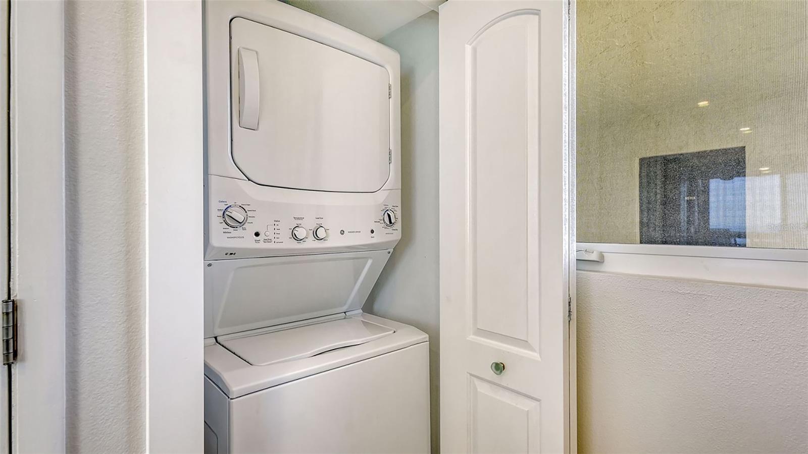 BEACHPLACE I - Residential