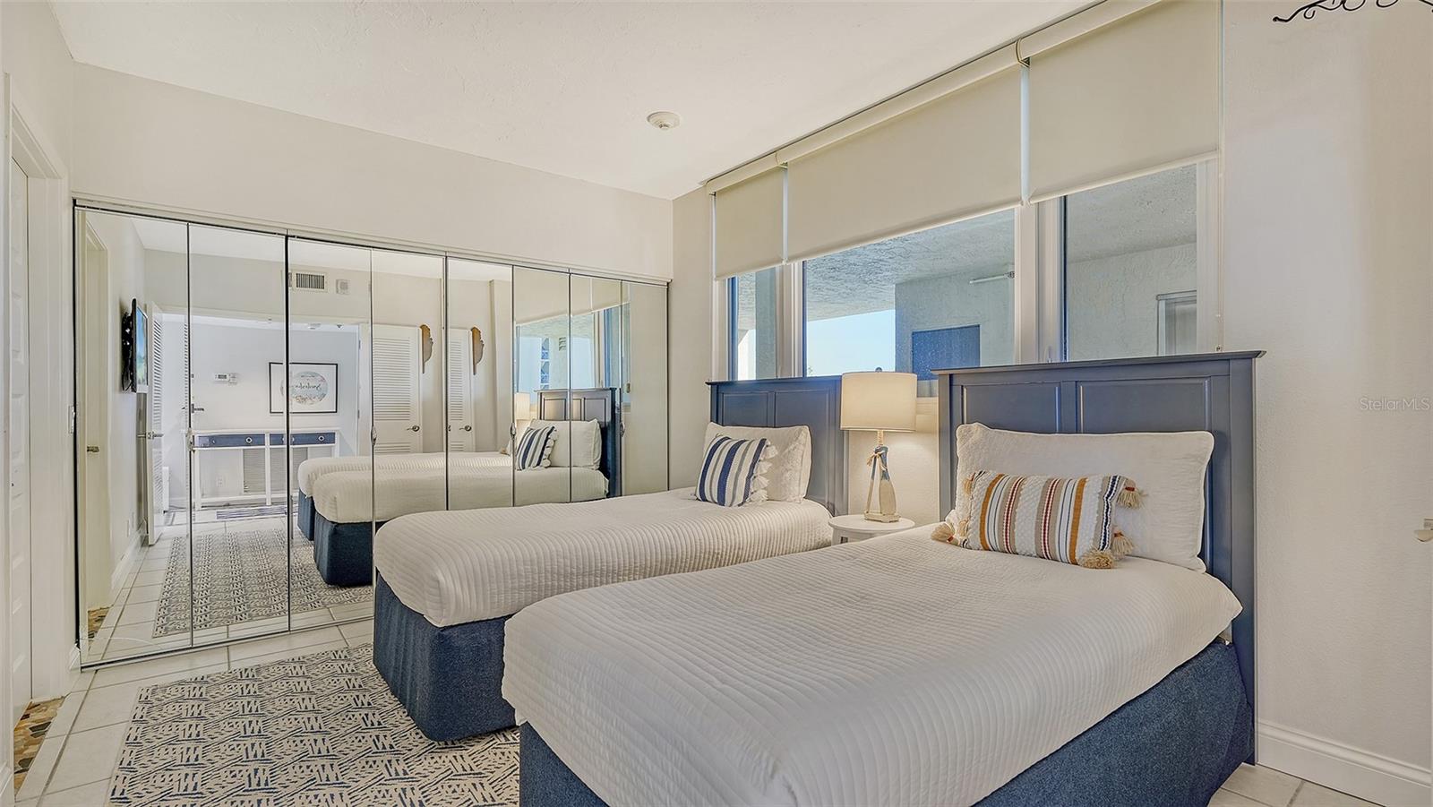 BEACHPLACE I - Residential