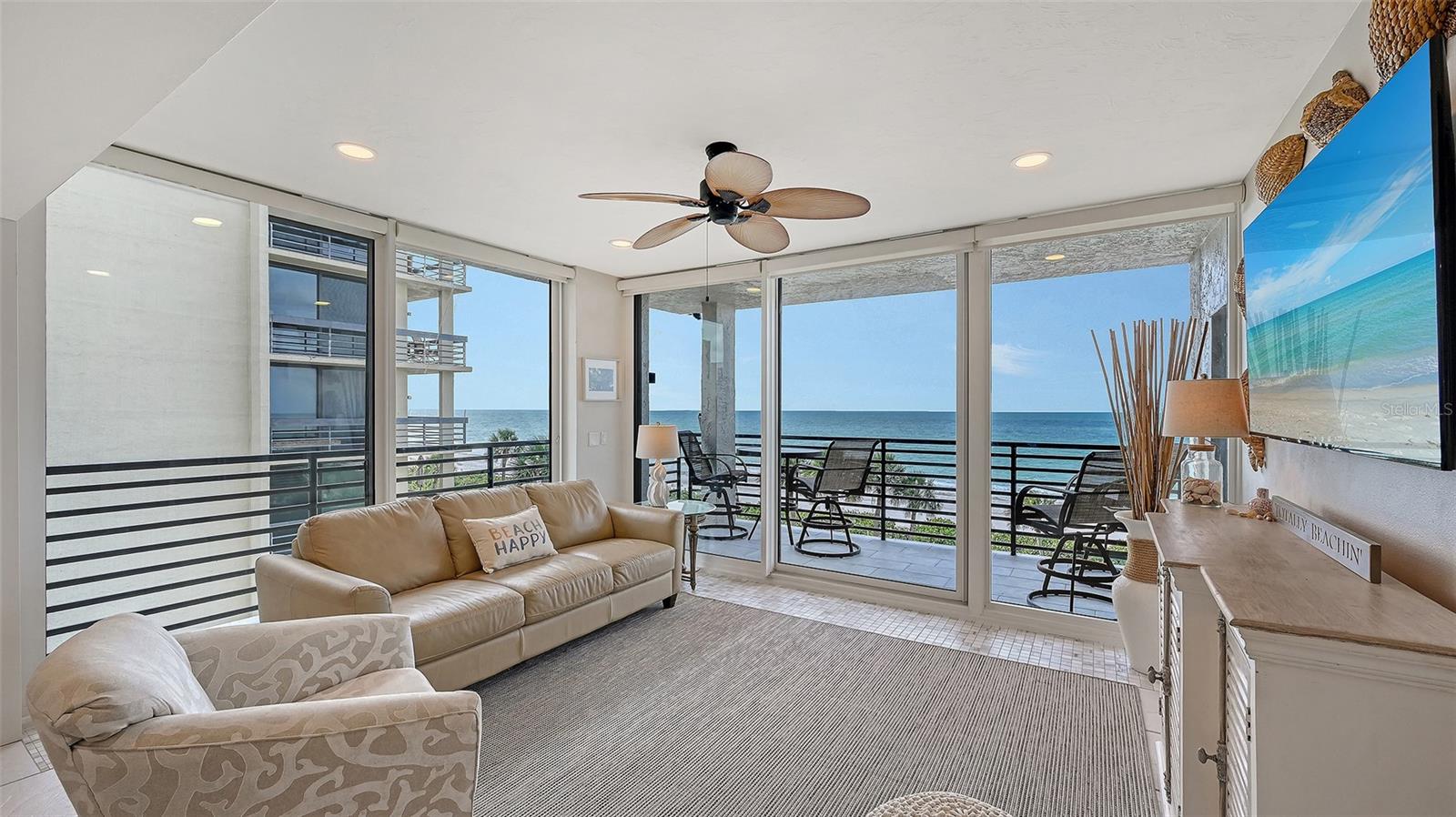 BEACHPLACE I - Residential