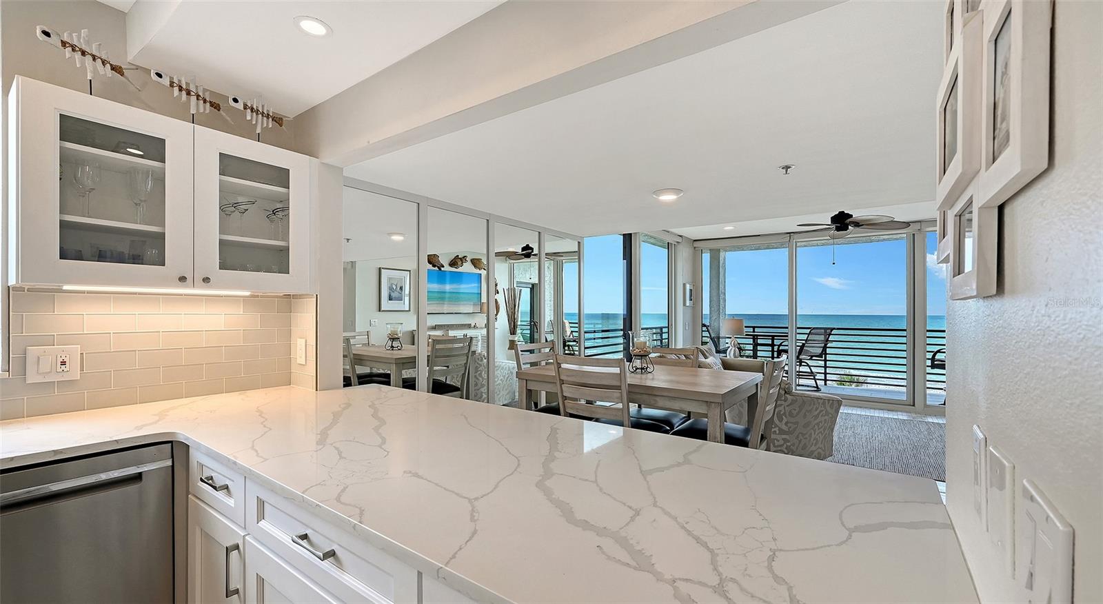 BEACHPLACE I - Residential