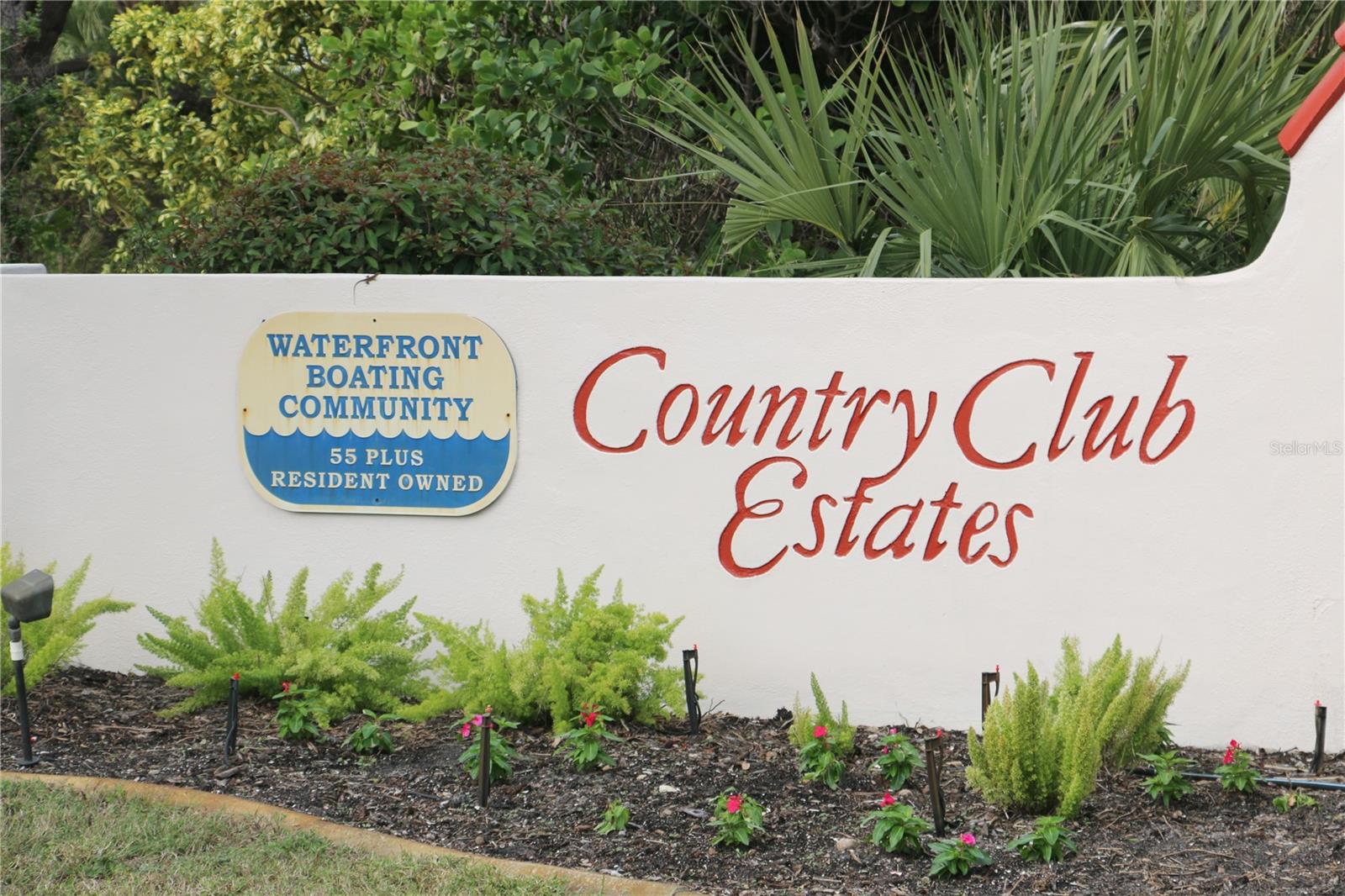 COUNTRY CLUB ESTATES - Residential