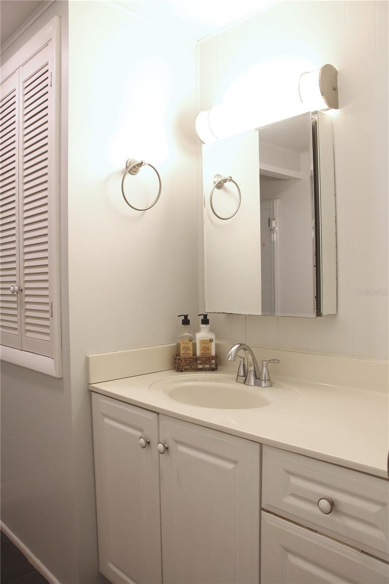 COUNTRY CLUB ESTATES - Residential