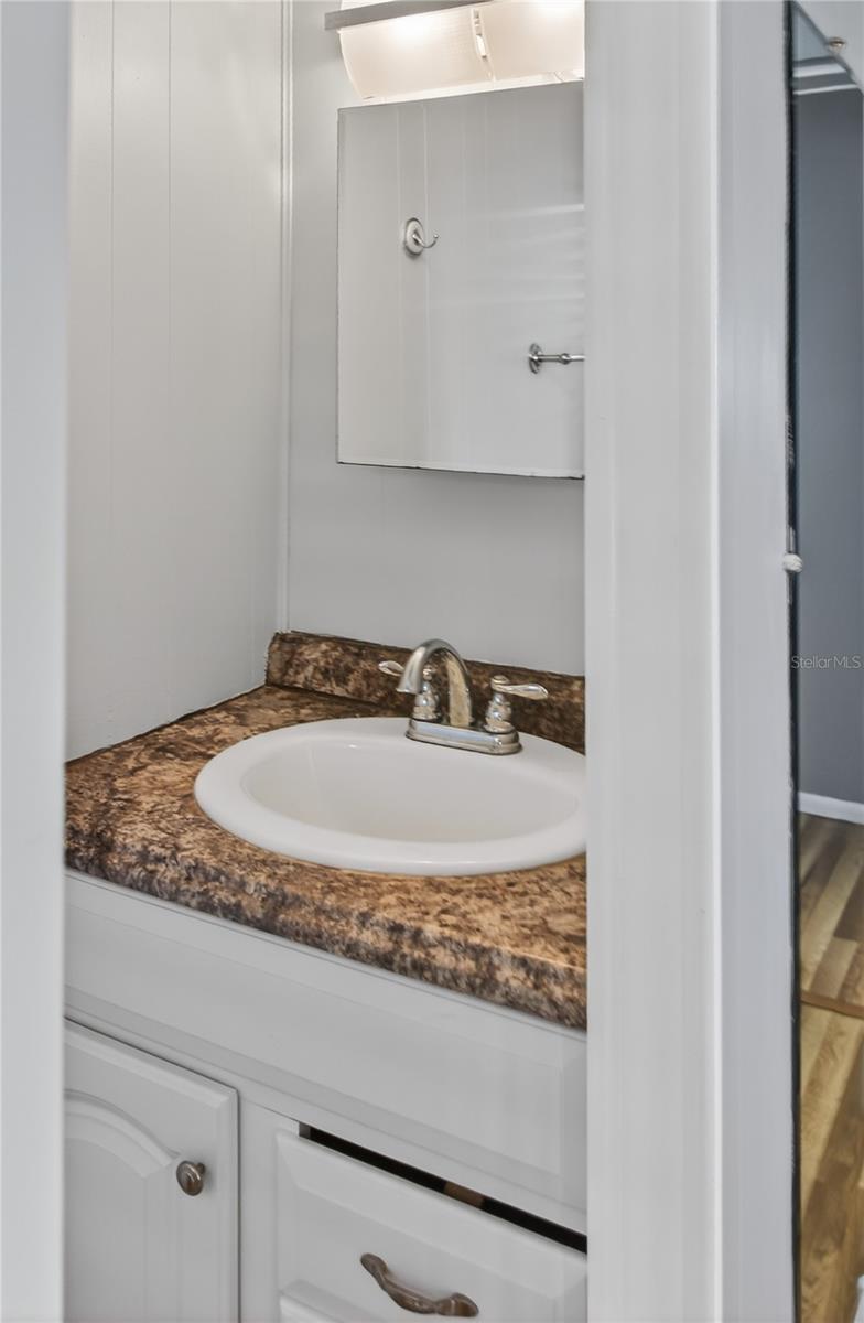 COUNTRY CLUB ESTATES - Residential