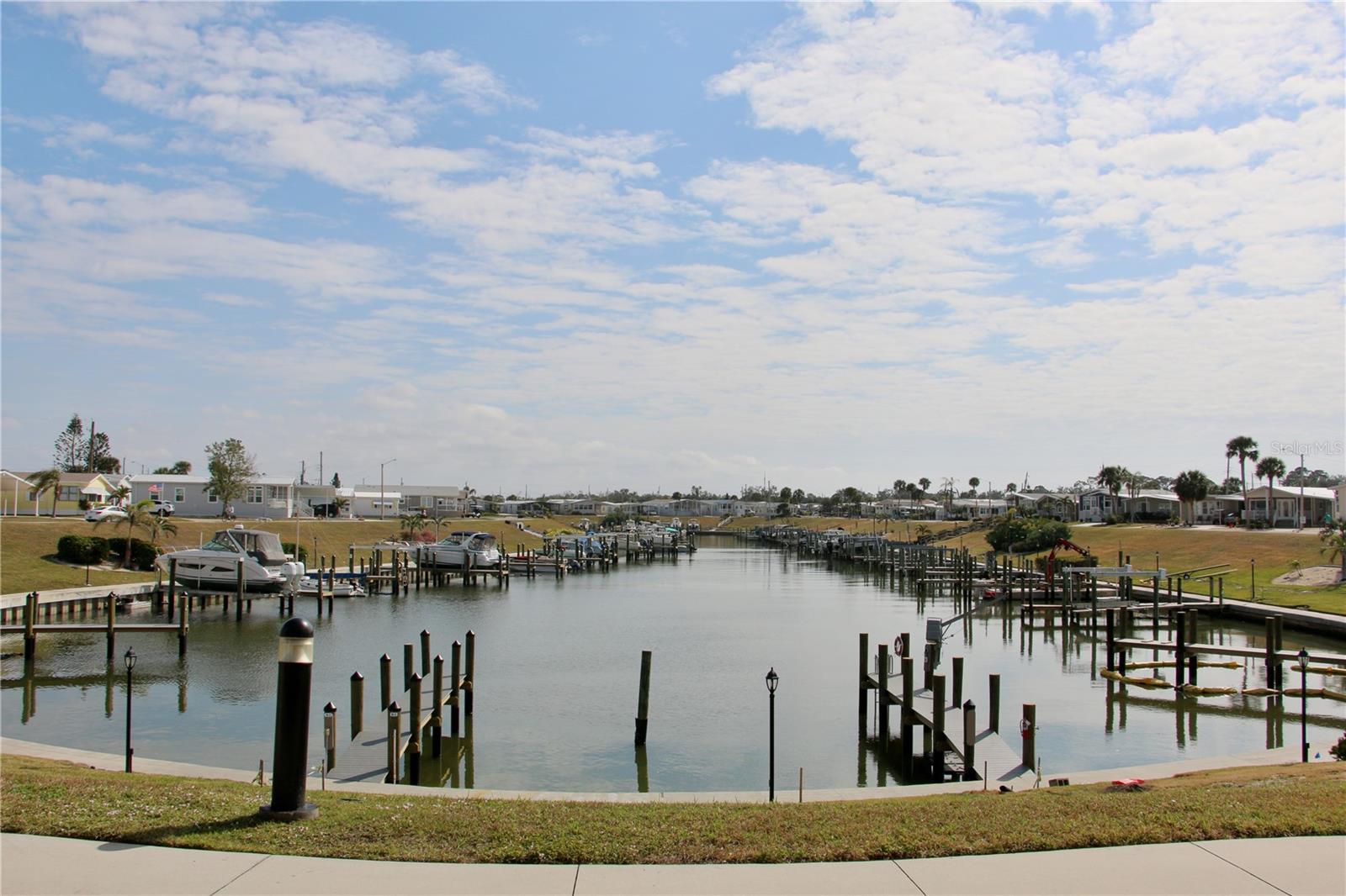 COUNTRY CLUB ESTATES - Residential