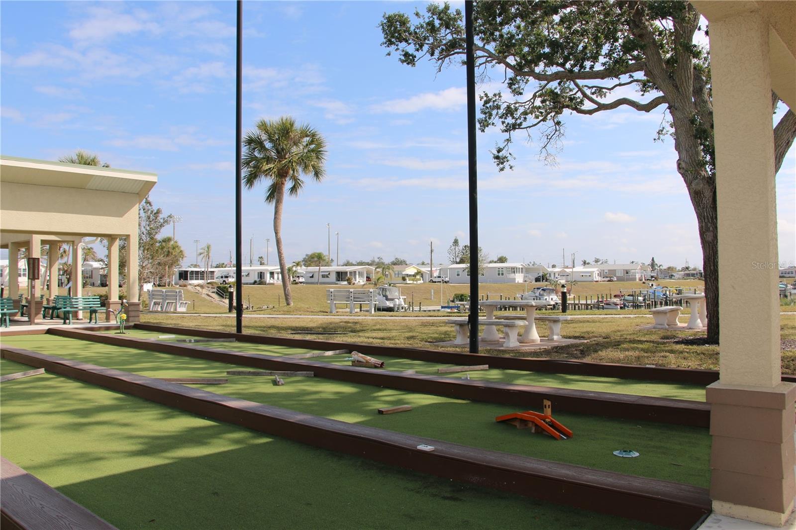 COUNTRY CLUB ESTATES - Residential