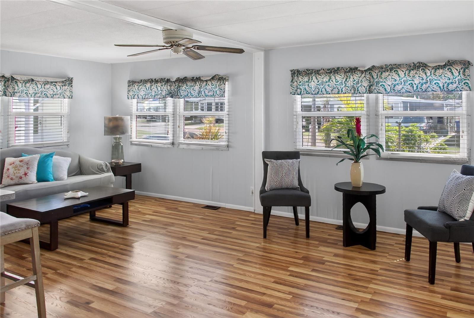 COUNTRY CLUB ESTATES - Residential