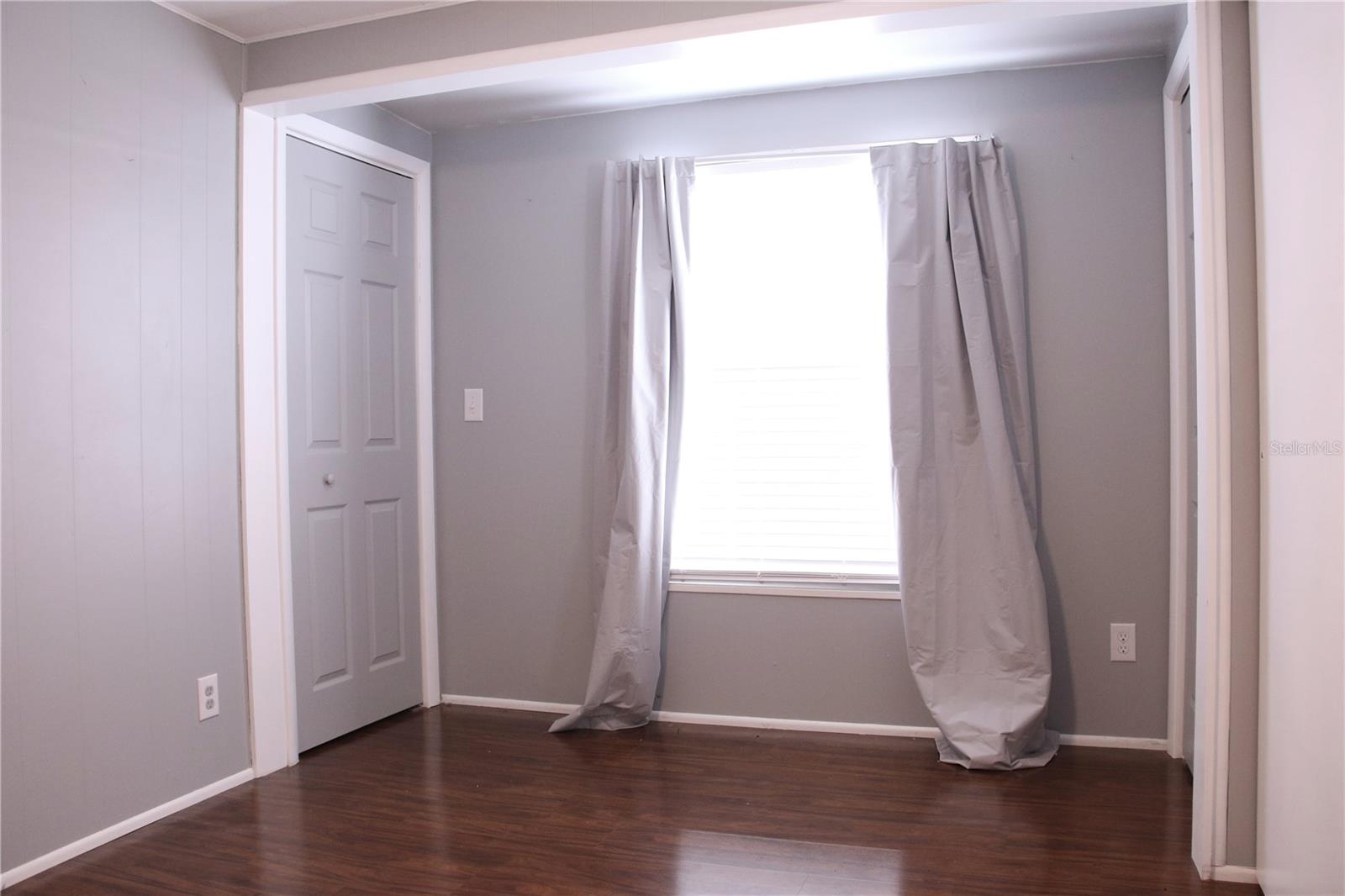 COUNTRY CLUB ESTATES - Residential