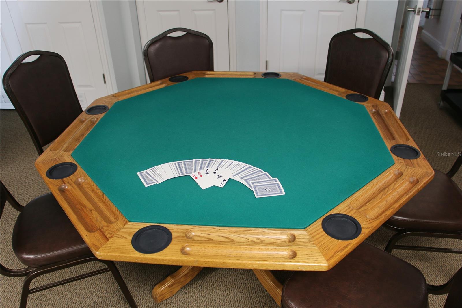 COUNTRY CLUB ESTATES - Residential