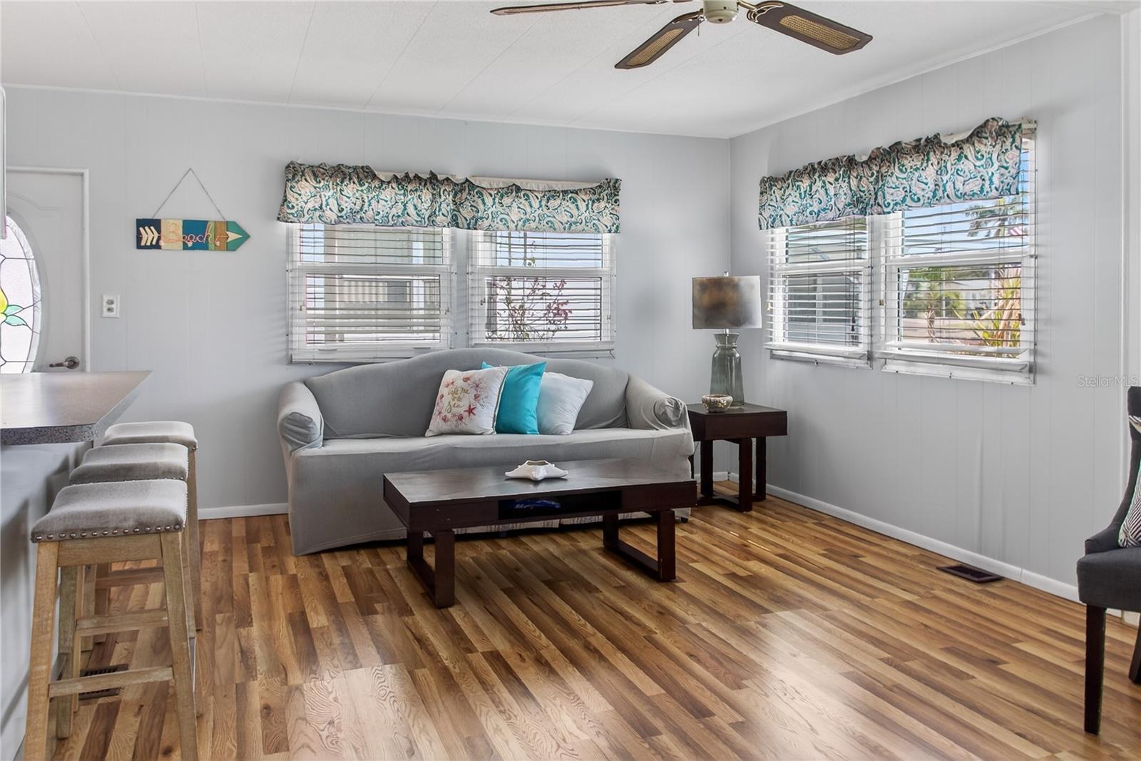 COUNTRY CLUB ESTATES - Residential