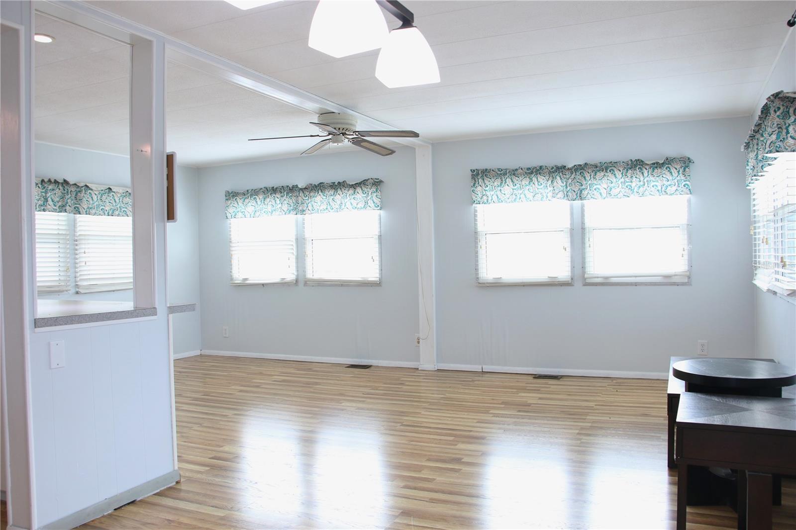 COUNTRY CLUB ESTATES - Residential