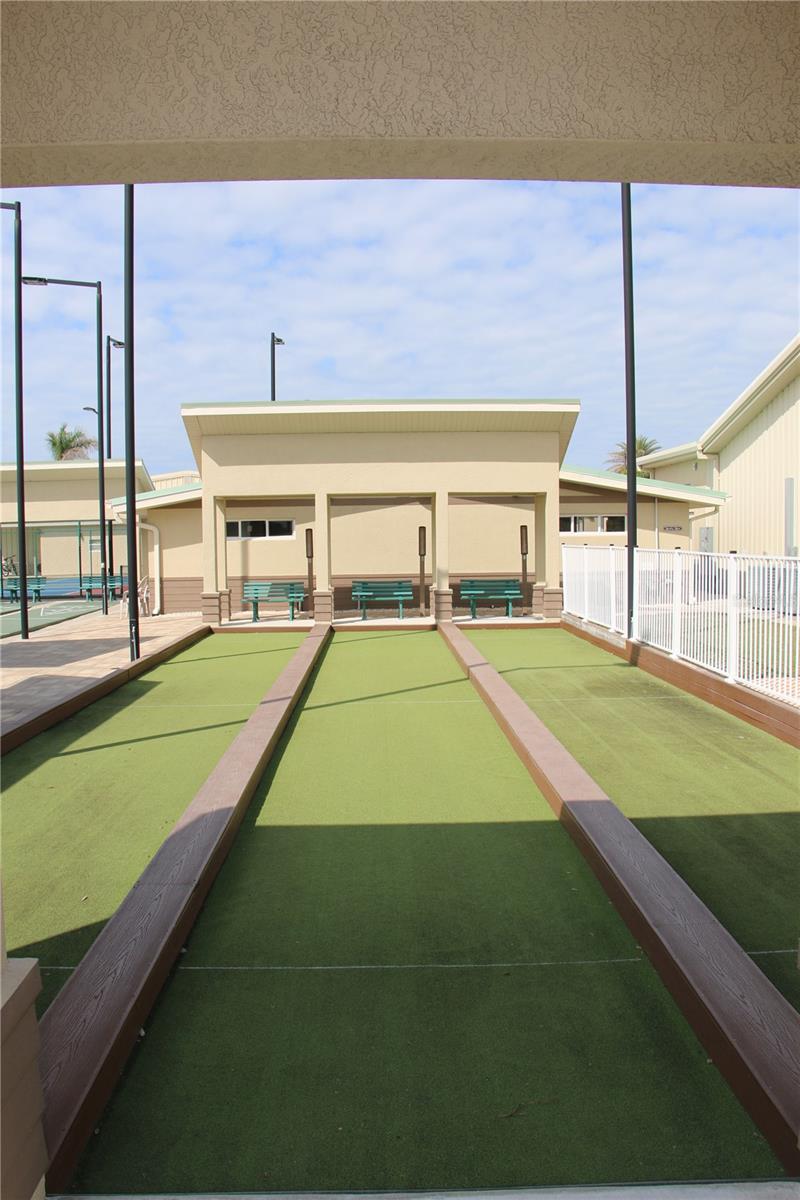 COUNTRY CLUB ESTATES - Residential