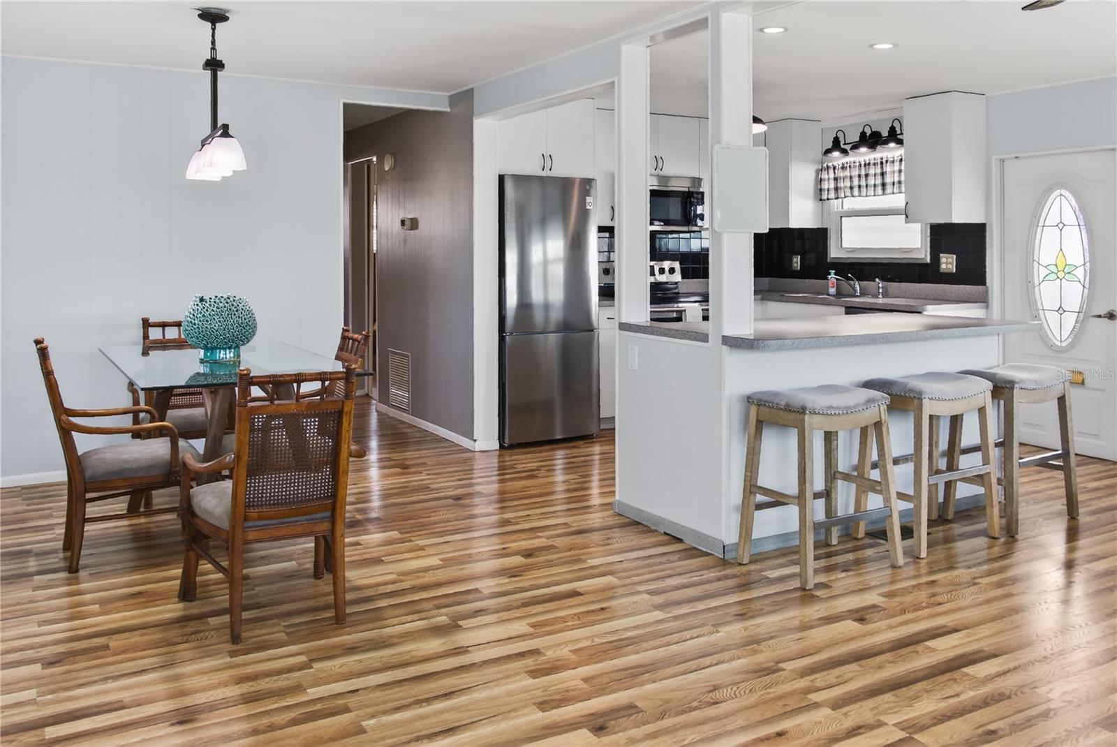 COUNTRY CLUB ESTATES - Residential