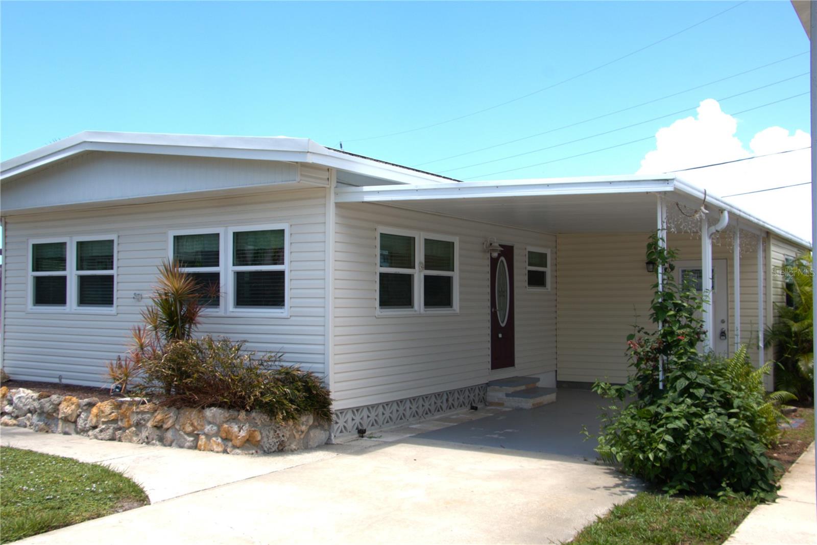 COUNTRY CLUB ESTATES - Residential