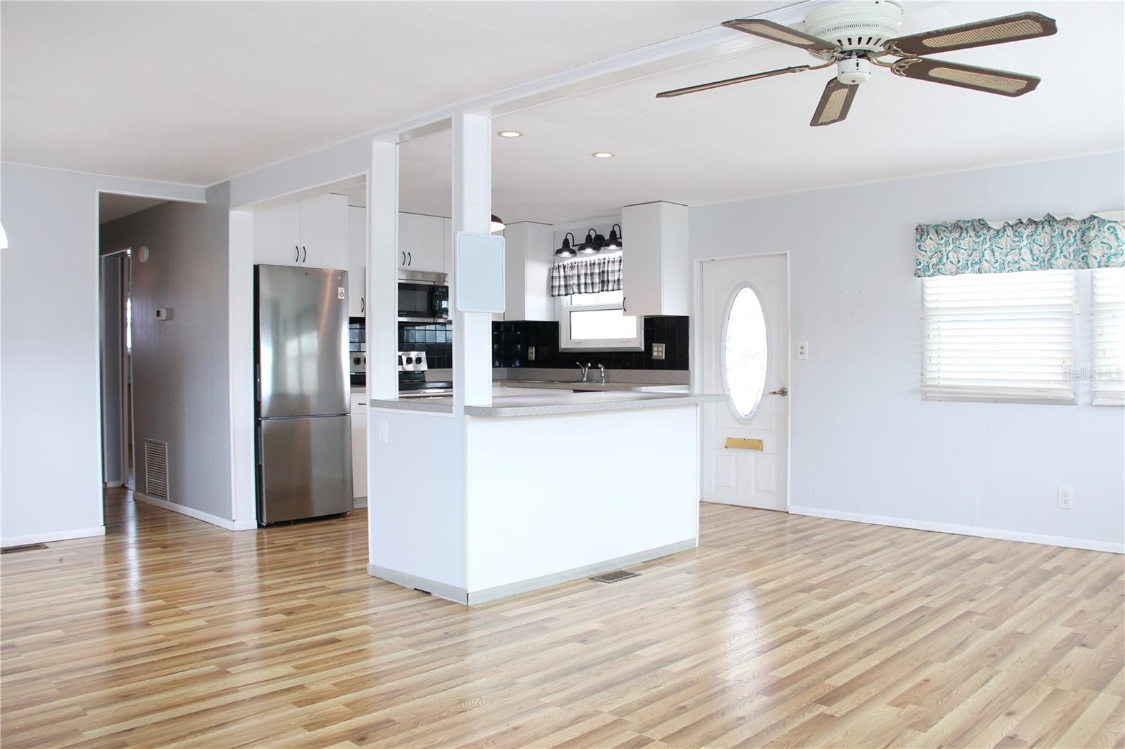 COUNTRY CLUB ESTATES - Residential