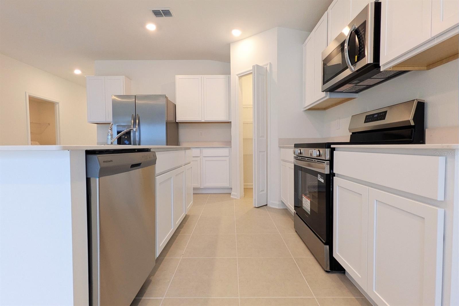 HUNT CLUB/LK WALES PH 1 - Residential Lease