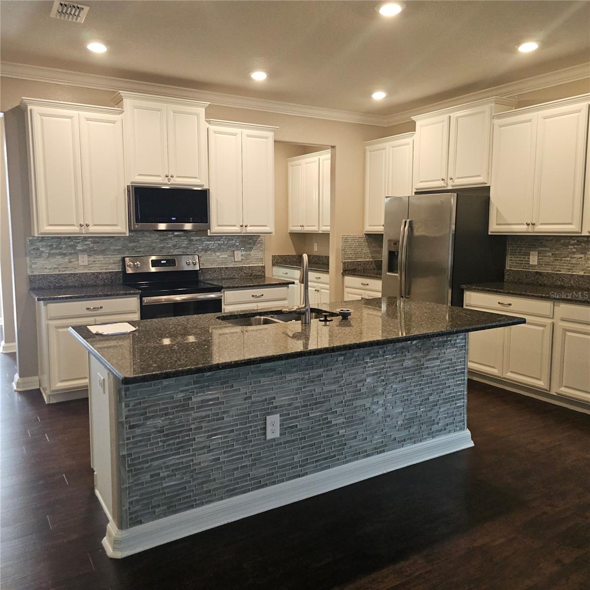 OAKS AT SHADY CREEK PH 2 - Residential Lease