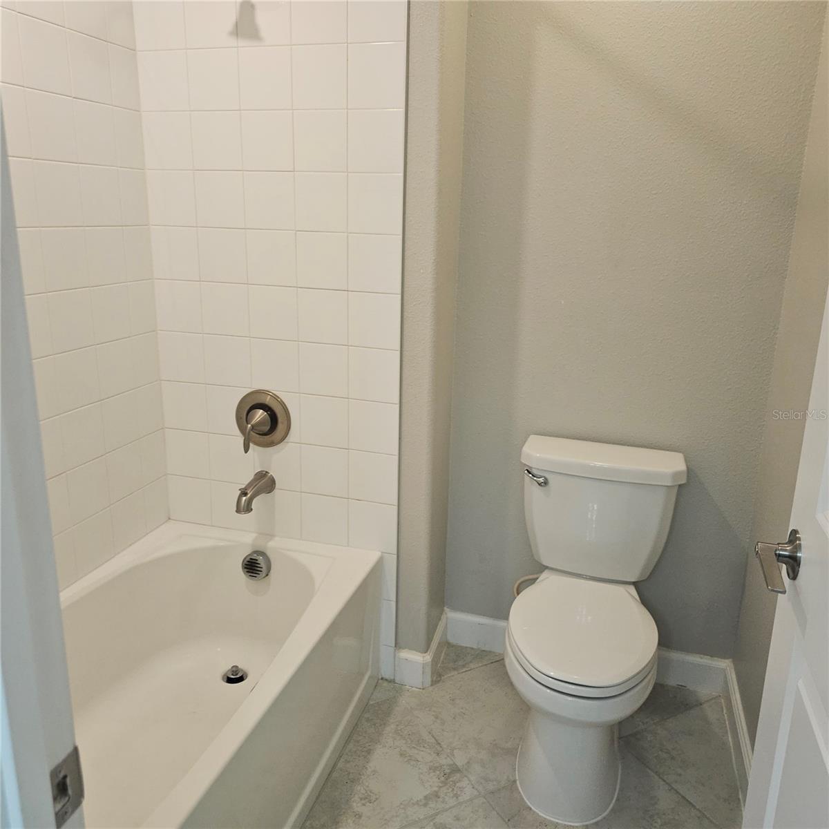 OAKS AT SHADY CREEK PH 2 - Residential Lease