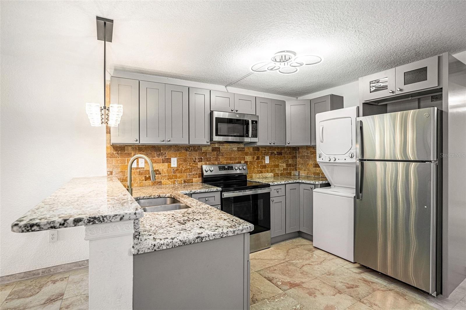 THE MARINA CLUB OF TAMPA A CON - Residential Lease