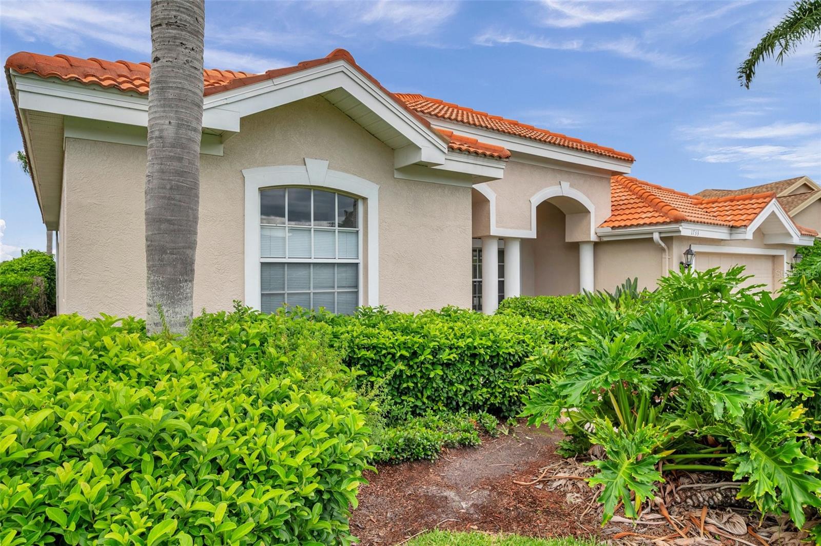 1733 DAYLILY DRIVE