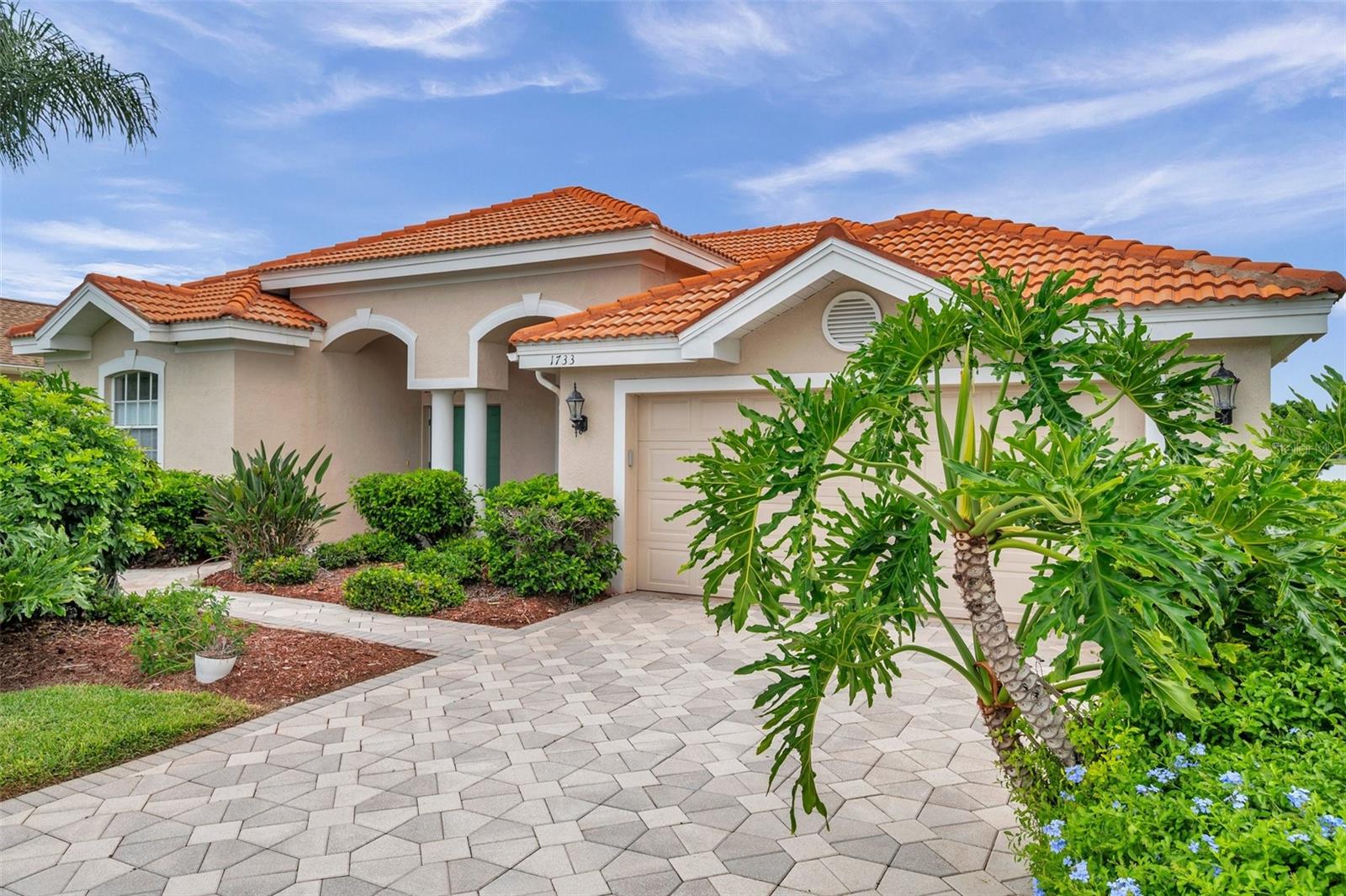 1733 DAYLILY DRIVE