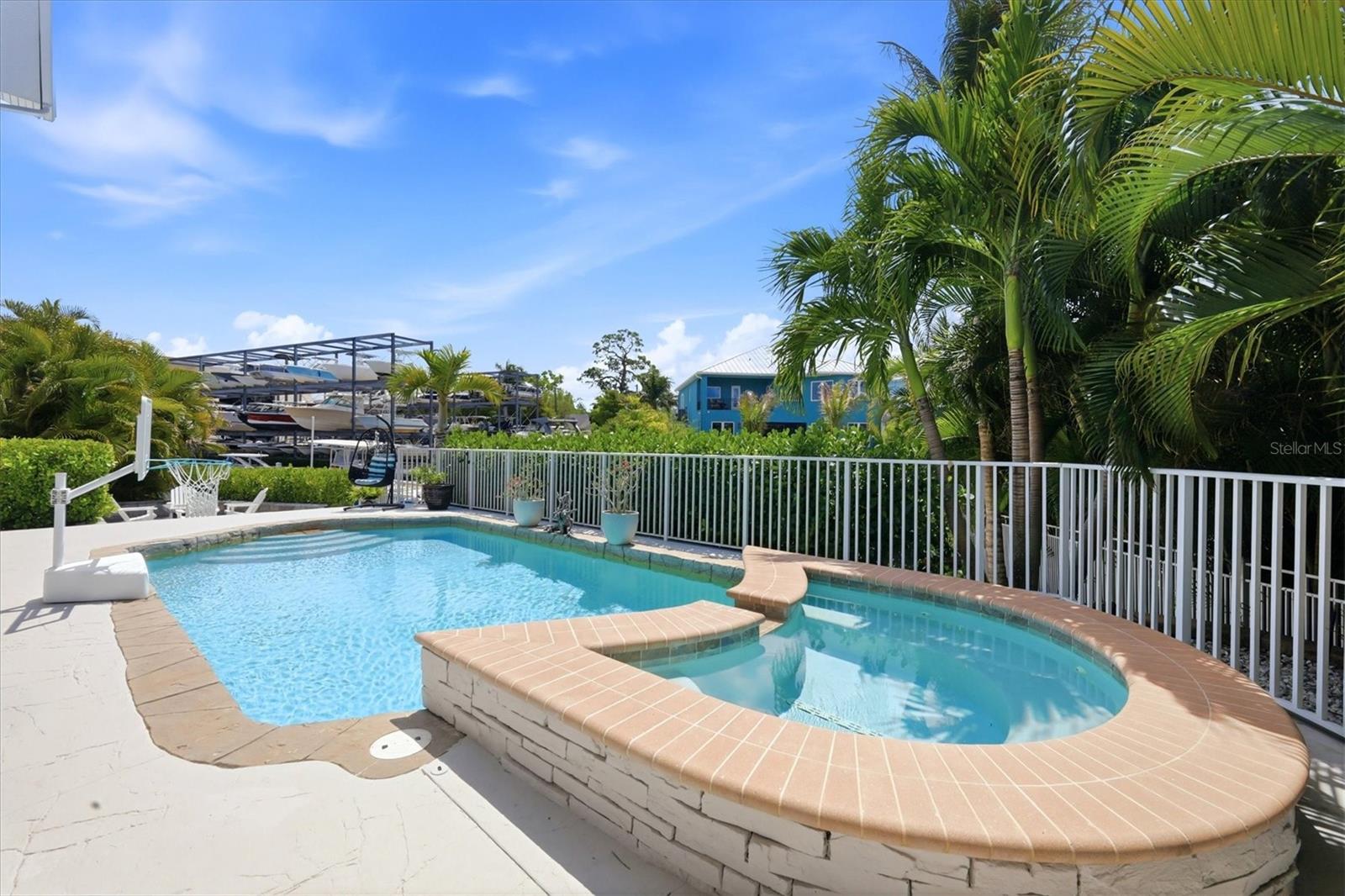 HOLIDAY HARBOR - Residential