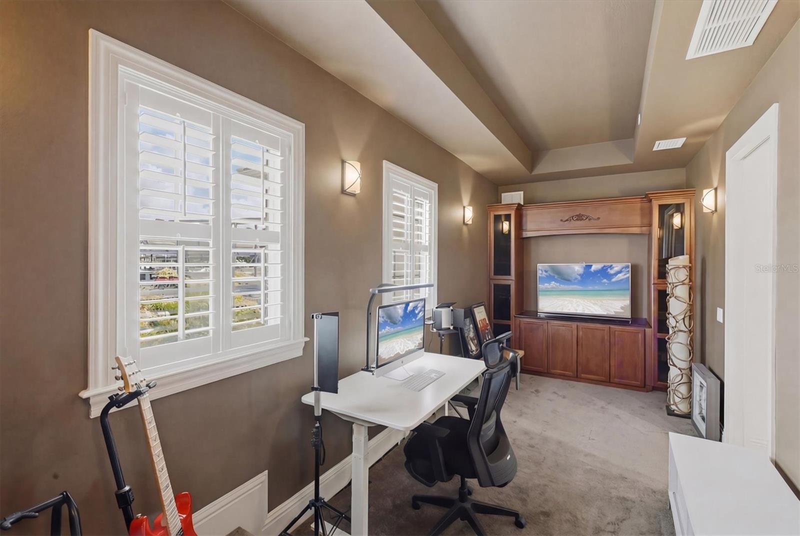 HOLIDAY HARBOR - Residential