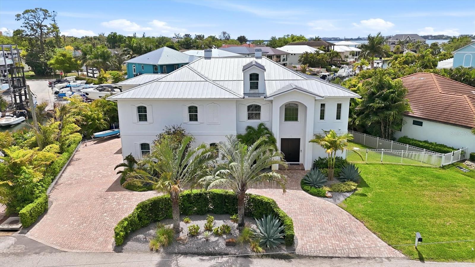 HOLIDAY HARBOR - Residential