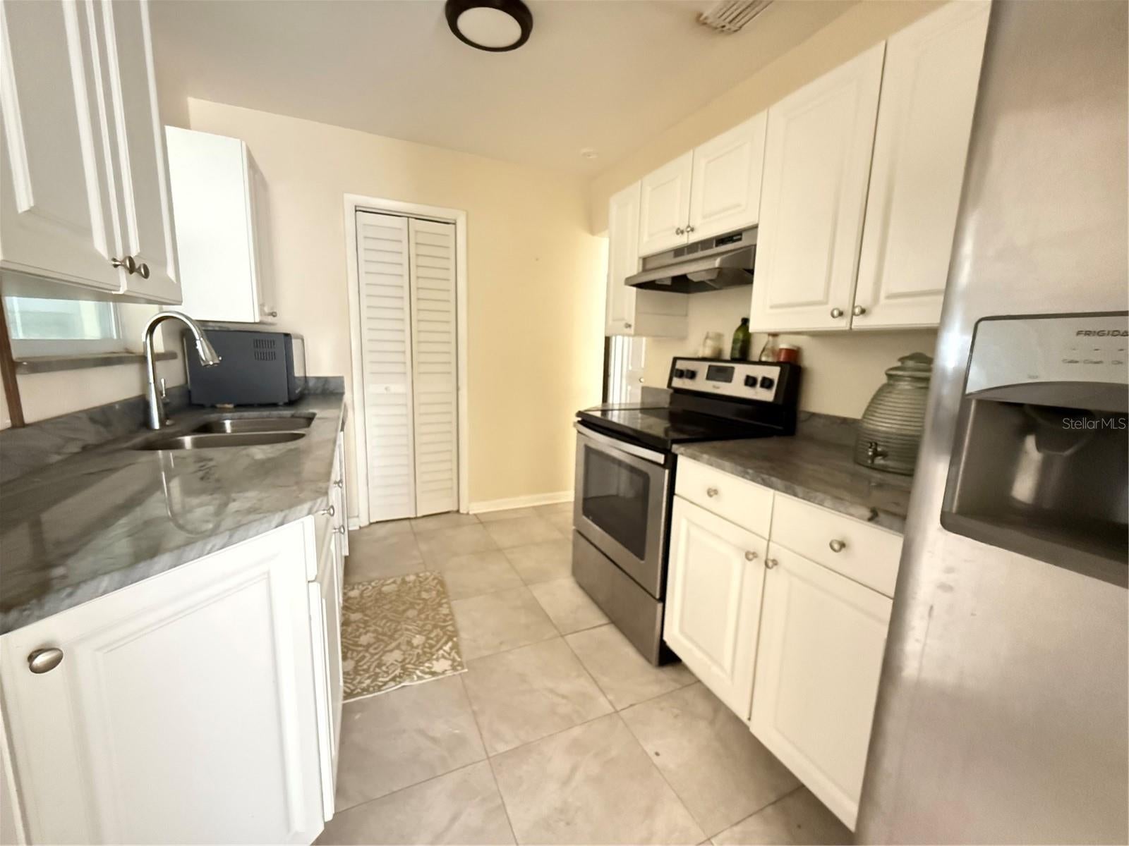 21362 MEEHAN AVENUE