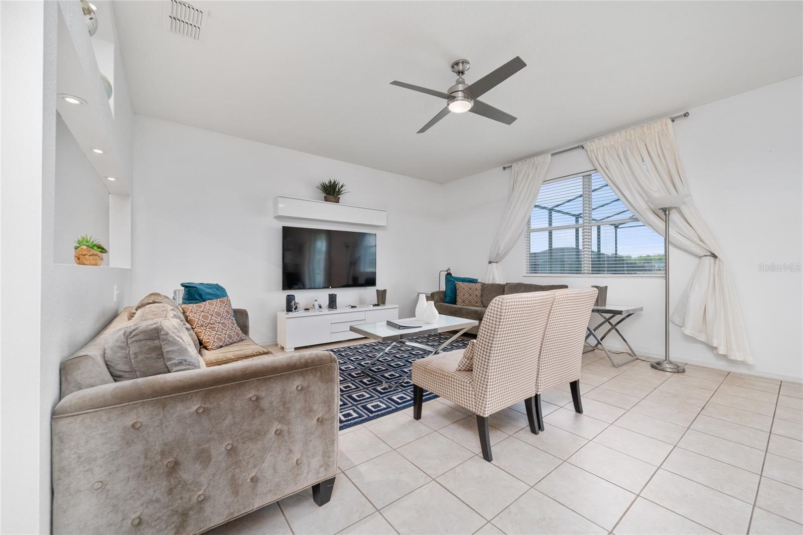 CRYSTAL COVE RESORT - Residential