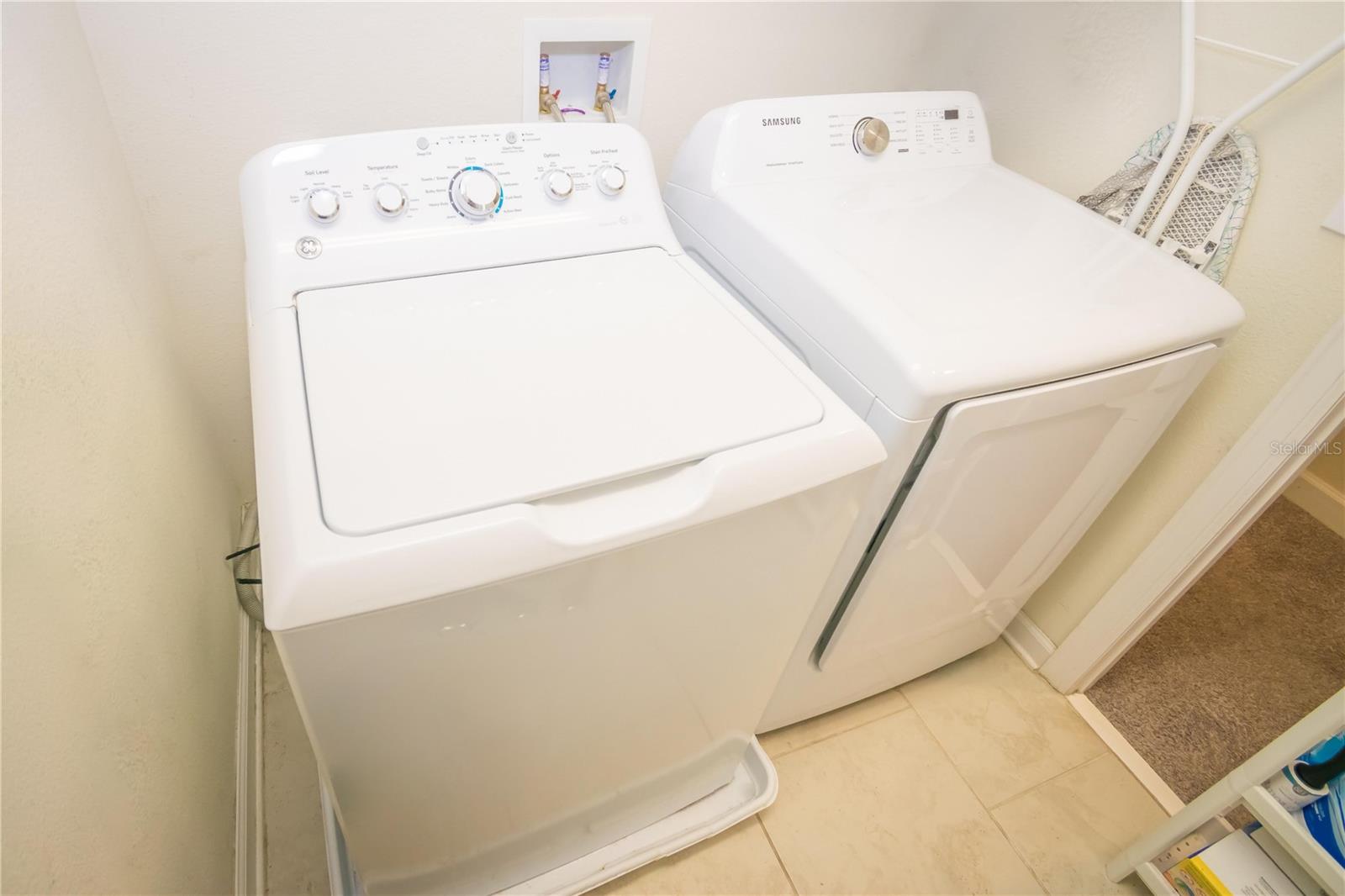 STOREY PK-PH 4 - Residential