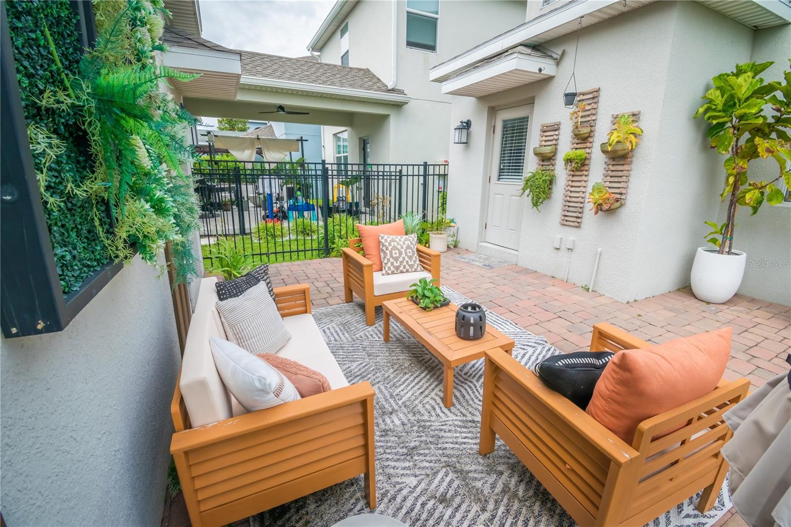 STOREY PK-PH 4 - Residential