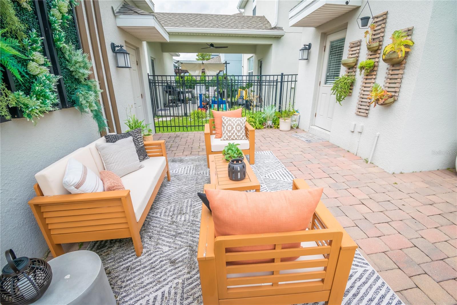 STOREY PK-PH 4 - Residential