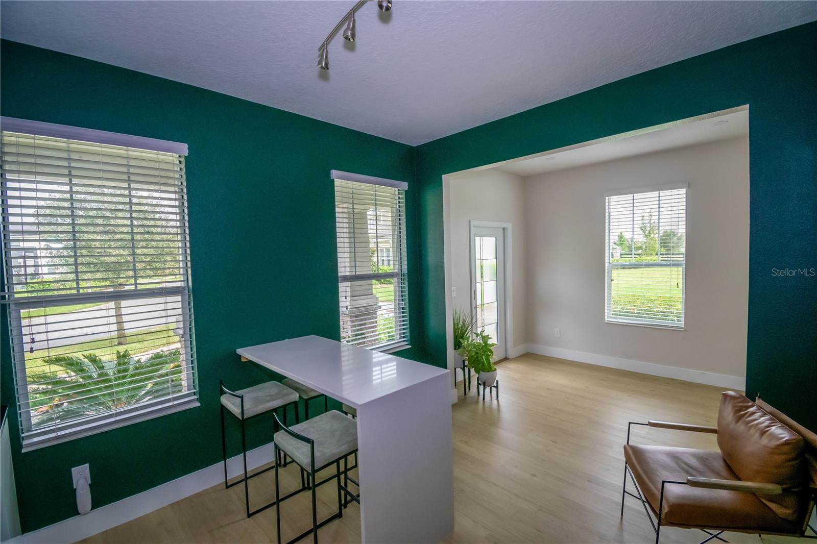 STOREY PK-PH 4 - Residential