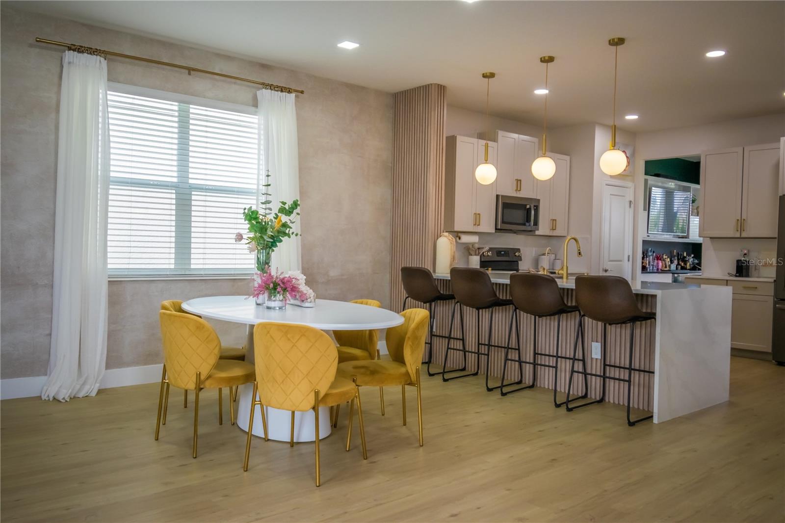 STOREY PK-PH 4 - Residential