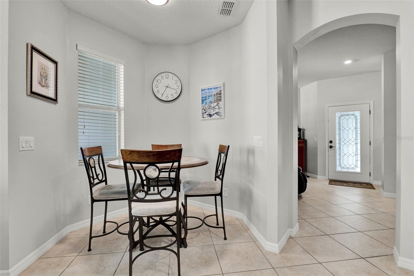 811 FEATHERSTONE LANE