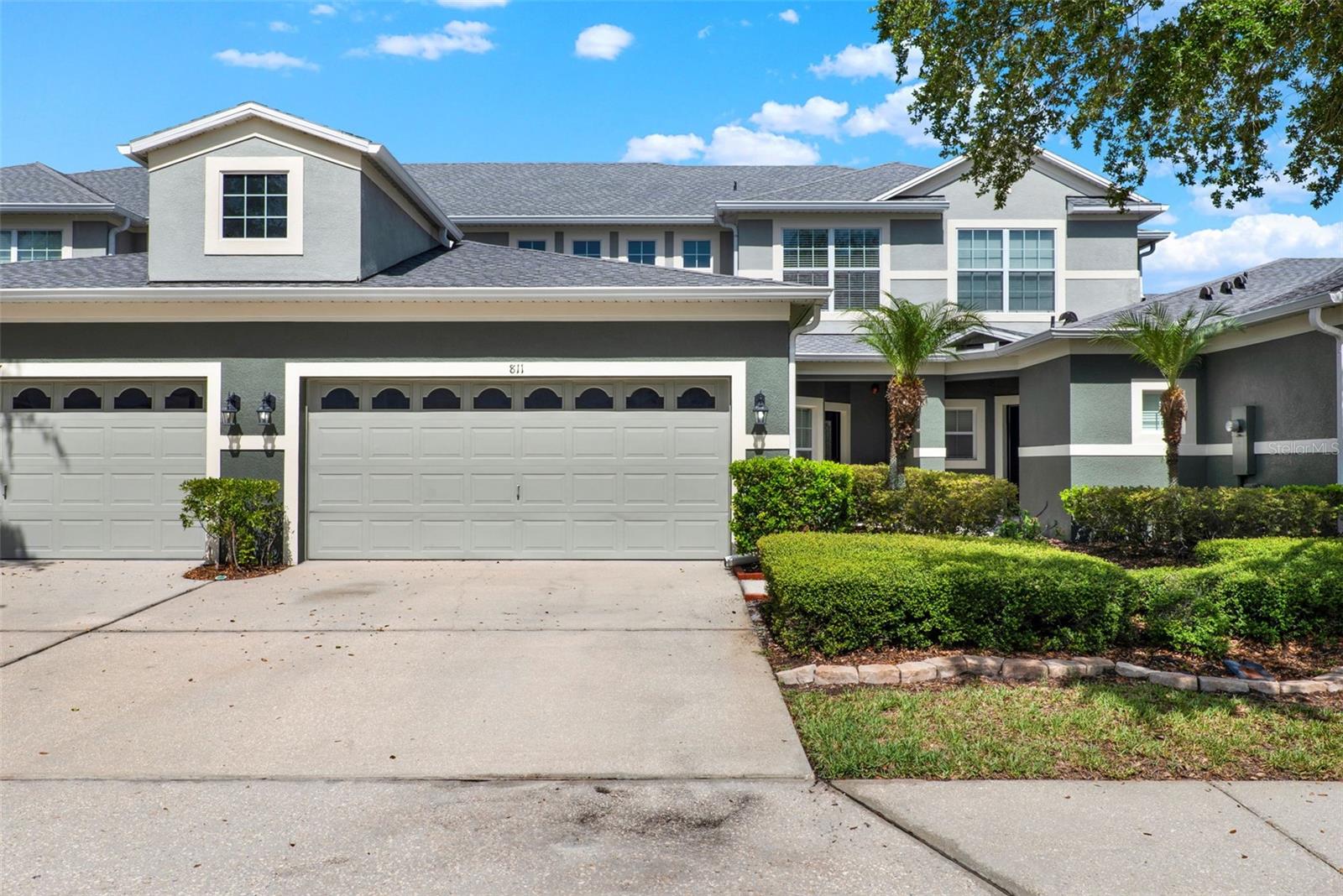 811 FEATHERSTONE LANE